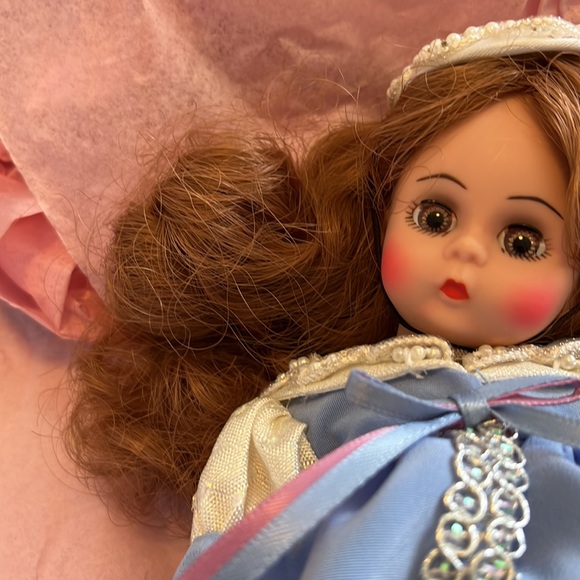 Madame Alexander Princess and the Pea - Picture 7 of 7